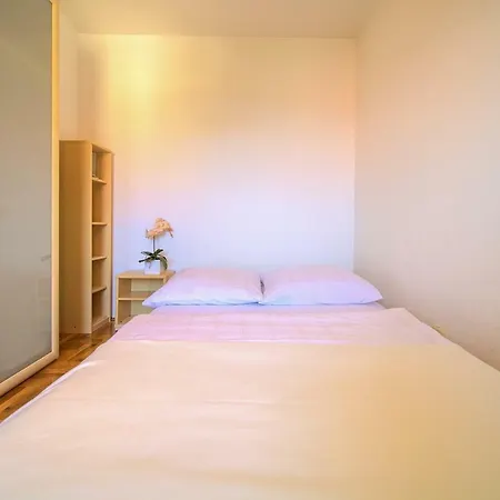 Apartman Adria Malinska Exteriör bild