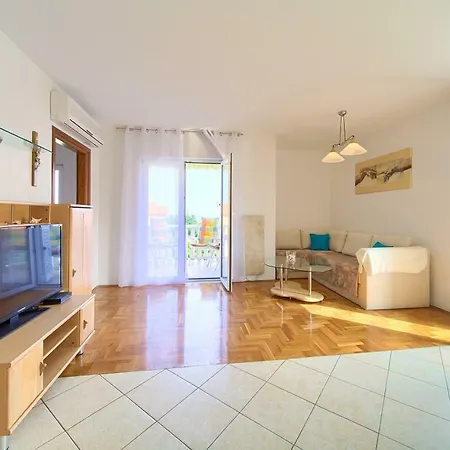 Apartman Adria Malinska Exteriör bild